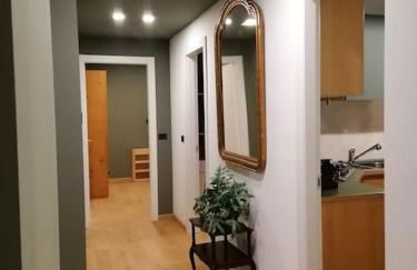 Arona 03 centralissimo ampio bilocale con garage - Foto 2