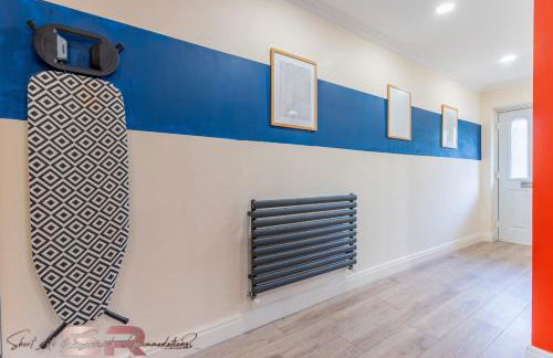 Comfortable 1-Bed House, Sleeps 4, Fast Wi-Fi with Private Garden and Free Parking - Foto 40