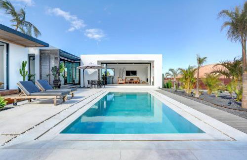 Villa BF · Luxury Wellness Villa • Private Pool - Foto 1