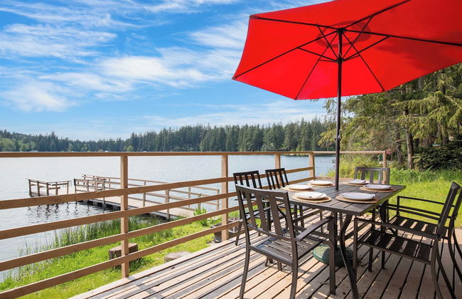 Goss Lake Getaway by Avantstay Lakefront Escape - Photo 2