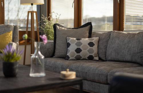 Oaktree Lodge - Luxury Cottage, Hot Tub, Sea Views - Foto 86
