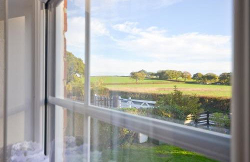 Dassia-Rural Bungalow, Dog Friendly with Hot Tub Near Gurnard - Foto 8