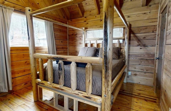 Evie's Mountain Castle 2 Bedroom Cabin by RedAwning - Foto 5