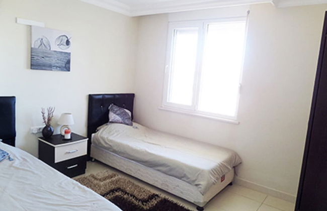 Spacious 2 Bed 2 Bath Home in one of Side's Most Popular Communities - Foto 2