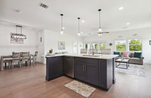 Modern Farmhouse in McDade - Foto 18