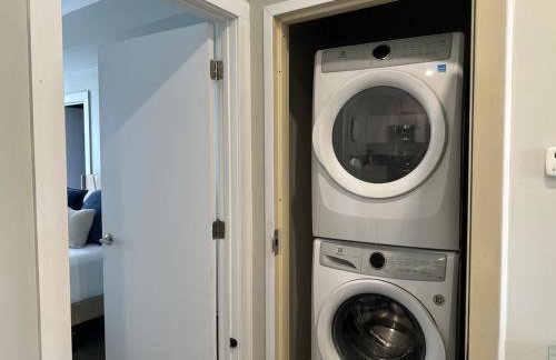 Bright & Airy 1 BDRM Private Apt - Foto 8