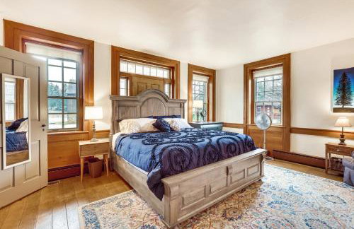 Timeless Winesburg Farmhouse with Deck - Foto 13