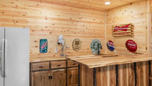 Mountain Views - Firepit - Gas Fireplace - Sleeps 15 - Foto 5