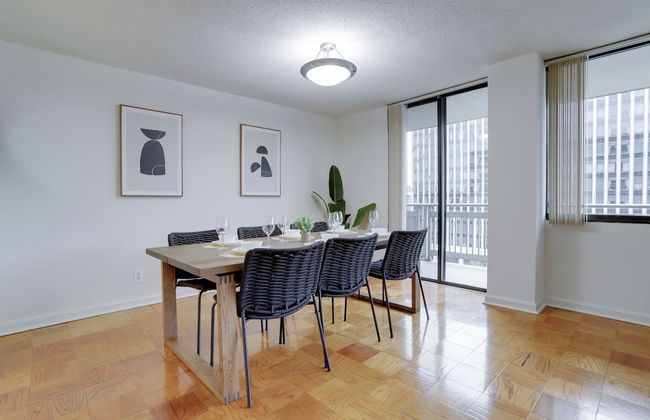 Convenient Apt Near Airport - Photo 10