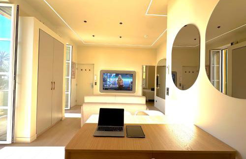 MONACO - MENTON - SEA VIEW - FULL CLIM - 2 BEDROOMS - PREMIUM LOCATION - LUXURY RENOVATED - PARKING - BALCONY - BEAcH and SUN - Photo 12
