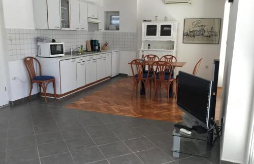 Apartments More - Photo 5