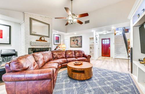 Spacious Family Home with Fenced Yard in DFW Area - Foto 4