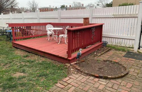 Poe Themed Home Close to Beaches and DE Turf - Foto 20