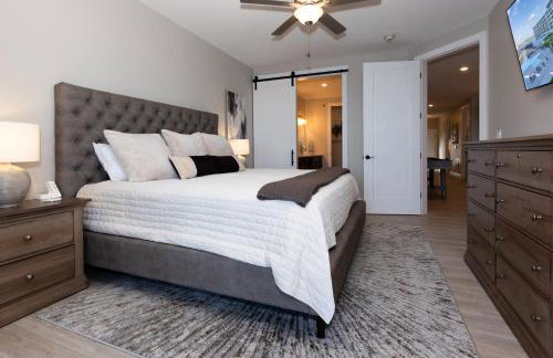 Topsider Condo w/ Stunning Lake Views, Shuffleboard & King Beds - Foto 16