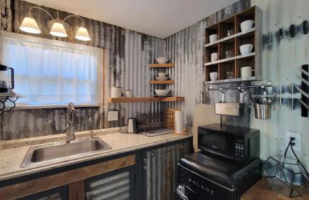 Rosewood Landing by WanderLodges - Hot tub - Sauna - Foto 32