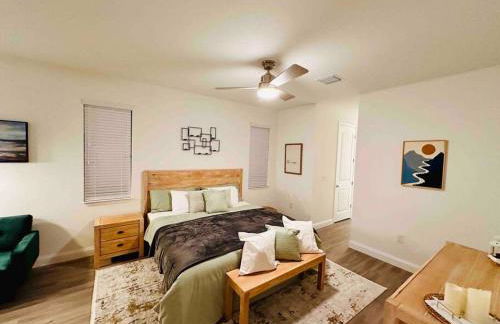 Luxury King Suite, 3BR 2BA, Beach Vibe, Top-Tier Amenities, Prime location - Foto 32