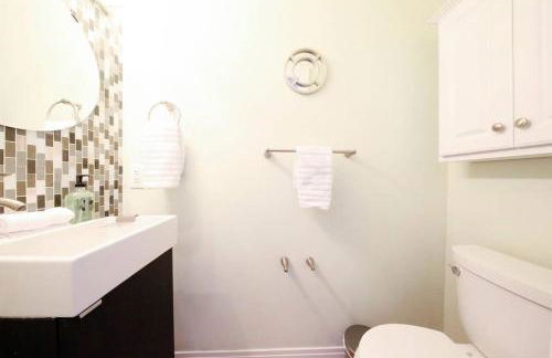 MODERN HOME NEAR CAPITOL HILL - Walk to METRO subway - Foto 29