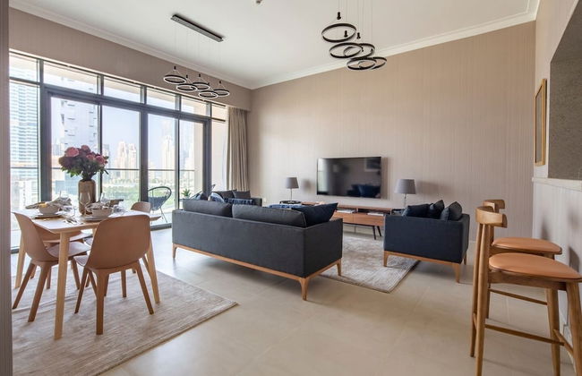 Modern 2BR w/ Tranquil Ambience in Emirates Hills! - Photo 9
