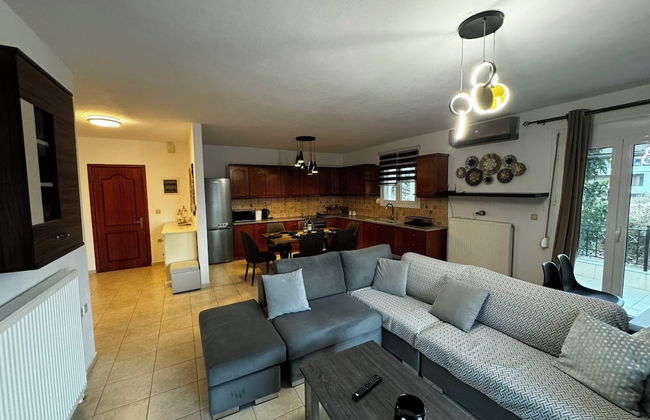 Skiathos Center Stylish 2 Bd w Balcony - Photo 16