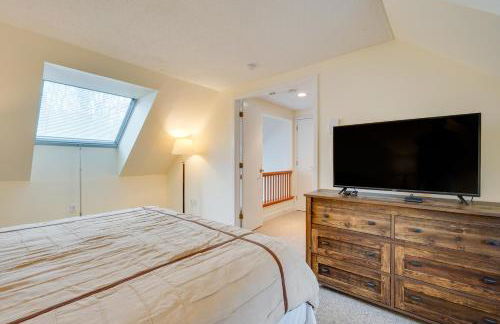 Sunny Stratton Townhome about 1 Mi to Skiing! - Foto 13