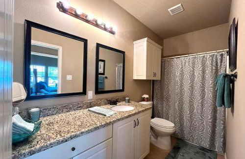 King Suite, 2 Bed 2 Bath, Sleeps 6 - Foto 12