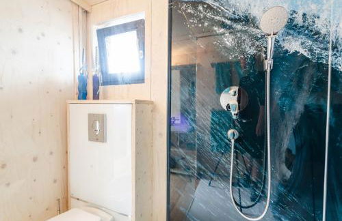 Hausboot AHOI hochwertiges Hausboote mit großer Terrasse und Kamin - Foto 16