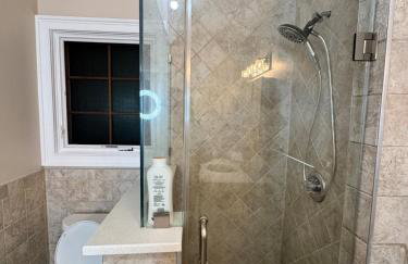 Cozy Room by Hofstra University - Photo 34