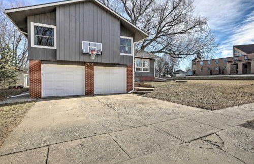 Sioux Center Split-Level Home with Game Room! - Photo 32