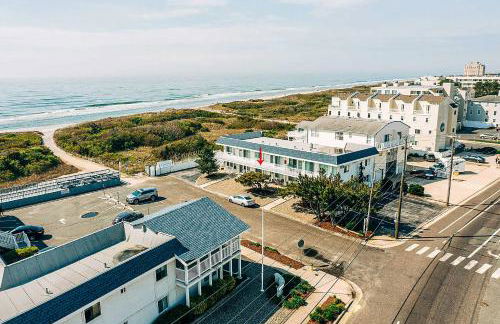 First-Floor Brigantine Condo Steps to Ocean! - Foto 24