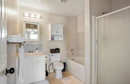 2 bed 2 and a half bath close to shopping restaurants and more - Foto 14