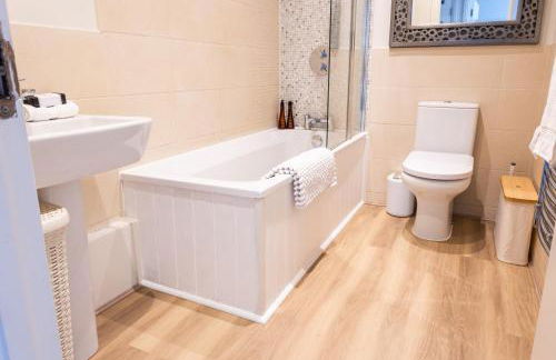 2-Bed Apartment in Redland, Bristol - Work-Ready - Foto 45