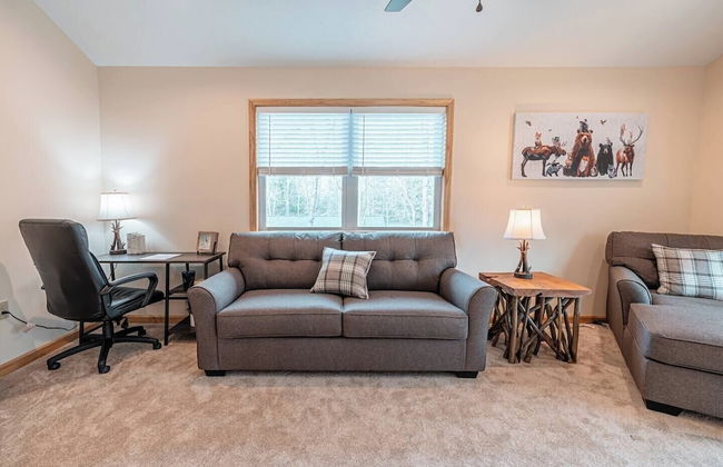 NEW Large Group Summer Getaway W/hot Tub + Game Room! - Foto 17