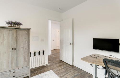 Walk to Downtown and Seneca Lake Updated Retreat! - Foto 19