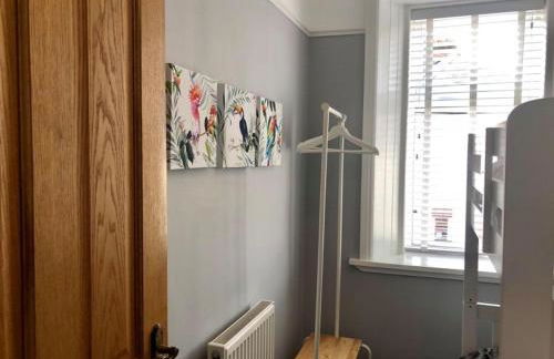 Stunning Period Townhouse with Garden, Walking Distance to Town - Photo 30