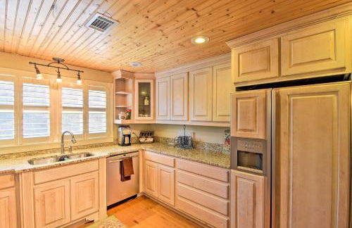 Serving Southern Charm at this Clarkesville House! - Foto 10