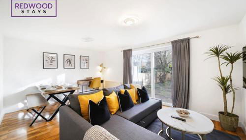 Cosy 3-Bedroom Serviced House with Free WiFi and Parking By Redwood Stays - Foto 5