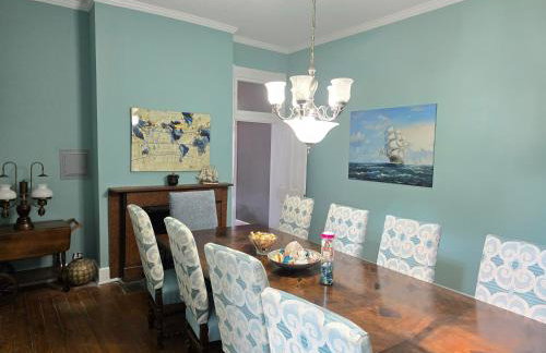 Newly Renovated Historic 6-Bedroom Manor, Where Timeless Elegance Meets Modern Luxury - Foto 6