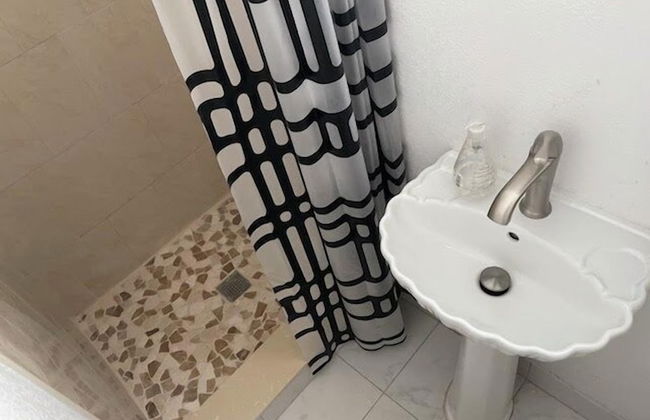 Rim Canal 'yellow House' With Canal Views & Boat Dock 1 Bedroom Cottage by RedAwning - Foto 12