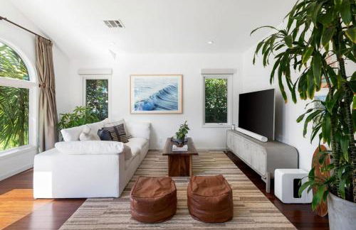 Sun-Drenched Spanish Manor Home in Mar Vista - Foto 3