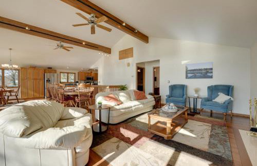 Lakeside Michigan Retreat with Boat Dock and Fireplace - Foto 5