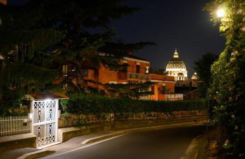 Vatican City Historic Center -Luxury Flat with Garden and Private Parking - Foto 27
