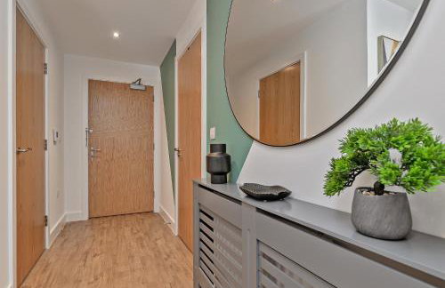 LUXURY AIRPORT SUITE, FREE Parking, FANTASTIC Location, Close To Airport, Train Station And Town Centre - Foto 26