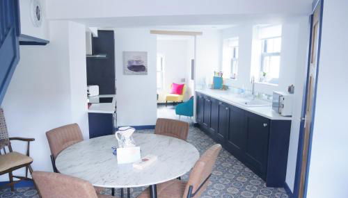 New street Luxury town house in the centre of Holt with free PARKING for one car - Foto 2