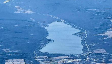 4 Seasons 4 bedroom lake level home - Foto 1