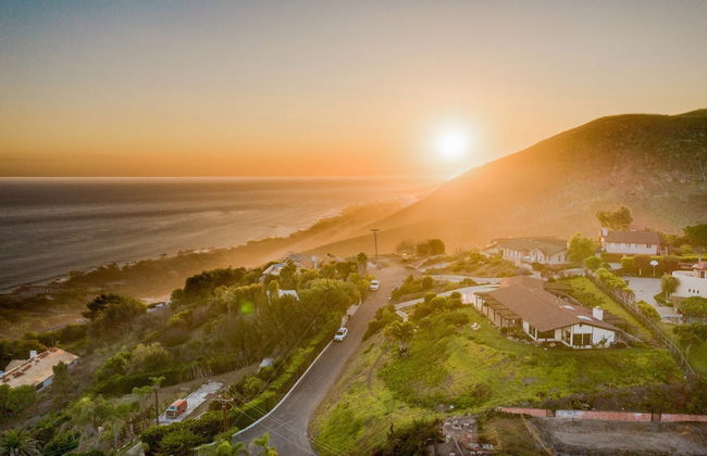 Cliffridge by Avantstay Lush Malibu Hills Estate w/ Breathtaking Ocean Views - Photo 43