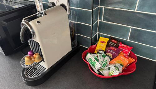 Levenshulme House - 2 Bedroom - Sleeps 6 - Free Parking & WiFi - Foto 2