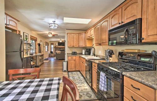 Fireplace, Deck and Grill Pinetop Cabin Rental! - Foto 11