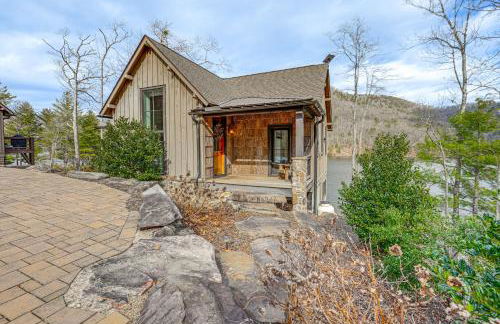 Direct Lake Access and Fire Pit Tuckasegee Cottage! - Foto 2