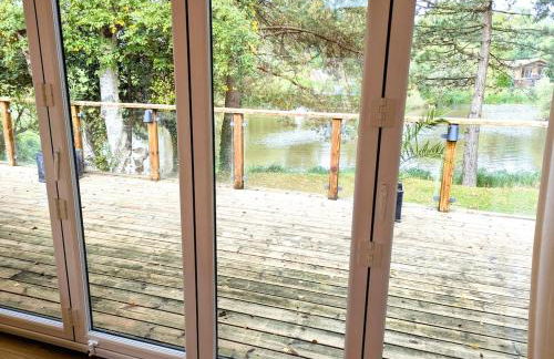 Hot Tub, Lake View, Peaceful Woodland Retreat - Photo 24