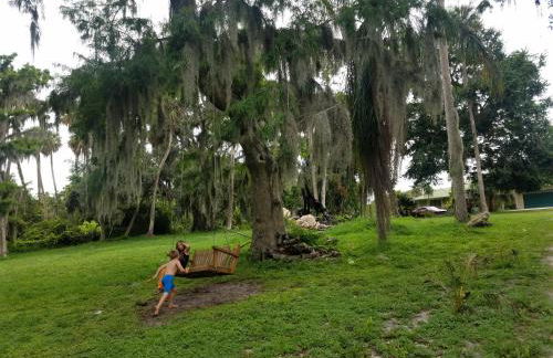 Beautiful Vacation Home Across From Lake Okeechobee - Foto 93